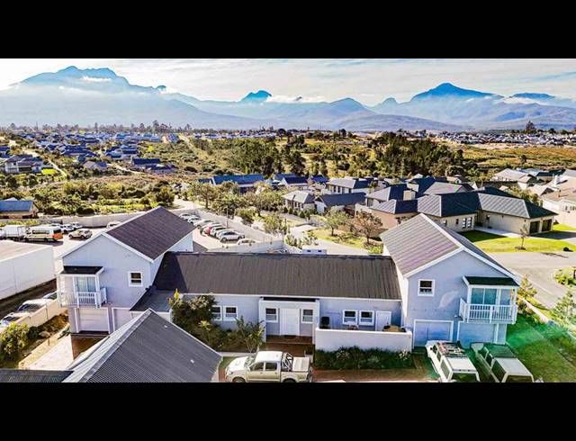 3 BEDROOM HOUSE FOR SALE IN KRAAIBOSCH MANOR